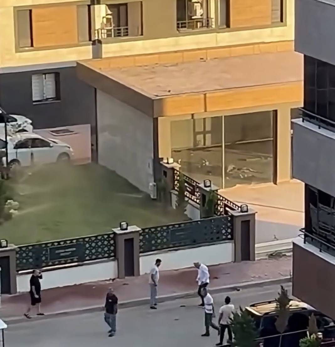 Eski ilçe başkanı milletvekilini bıçakladı! 3